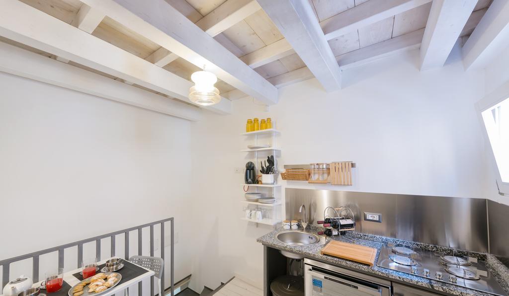 Castelletto Suite La Marina Каляри Екстериор снимка